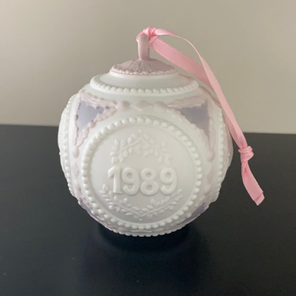 Lladro 1989 Christmas Ornament